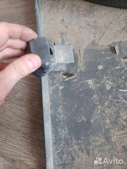 Накладки на дверь багажнка Toyota Rav4 XA30 1AZ-FE