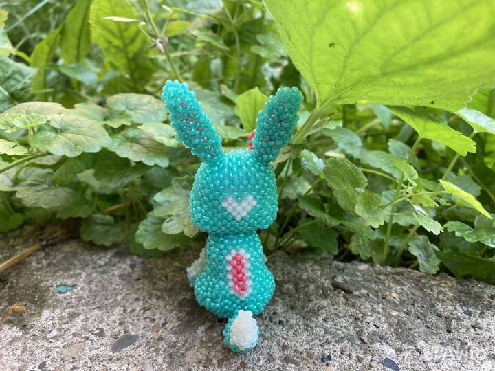 Заяц игрушка из бисера