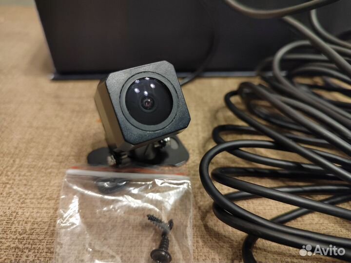 Камера заднего вида Neoline