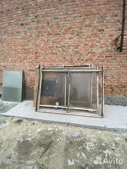 Деревянные окна бу, стёкла
