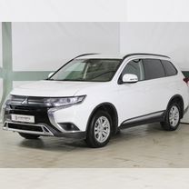 Mitsubishi Outlander 2.0 CVT, 2022, 57 000 км, с пробегом, цена 2 730 000 руб.