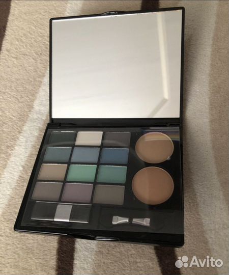 Палетка теней для век