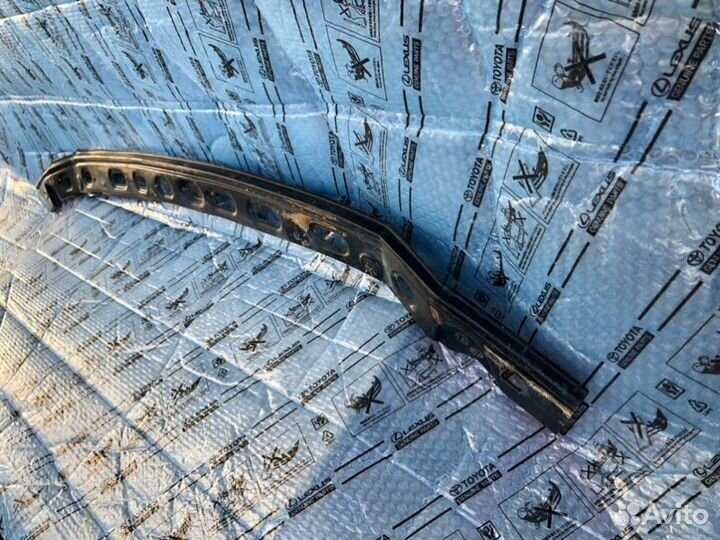 Кронштейн бампера передний Toyota Lc 200 2008-2011