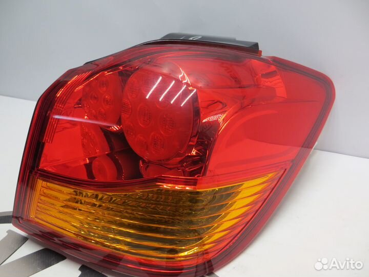 Фонарь задний правый Mitsubishi ASX