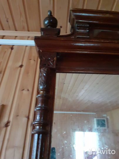 Старинный подзеркальник с зеркалом