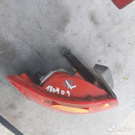 Audi A4 B8 задний левый фонарь 2008г