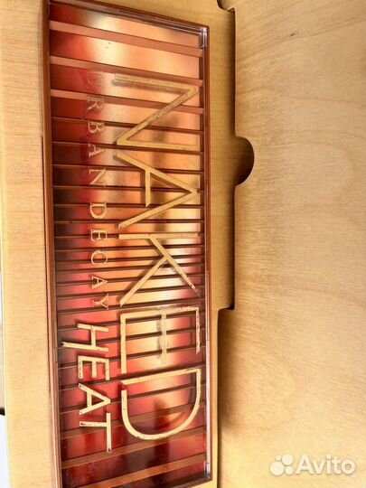 Палетка теней Urban Decay Naked Heat с кистью