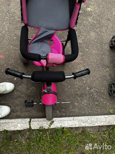 Детский велосипед с ручкой