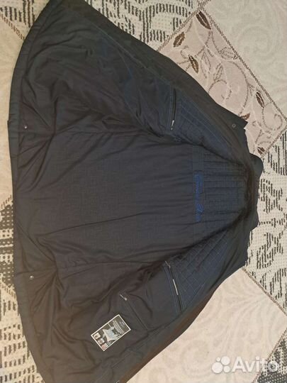 Мужская демисизонная куртка (новая)