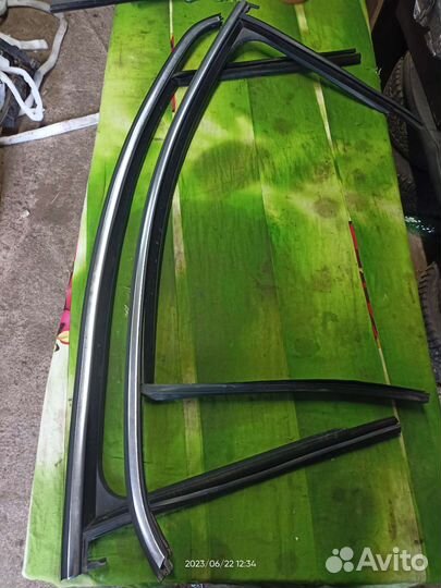 Уплотнители Передних стекол Volkswagen Passat B6