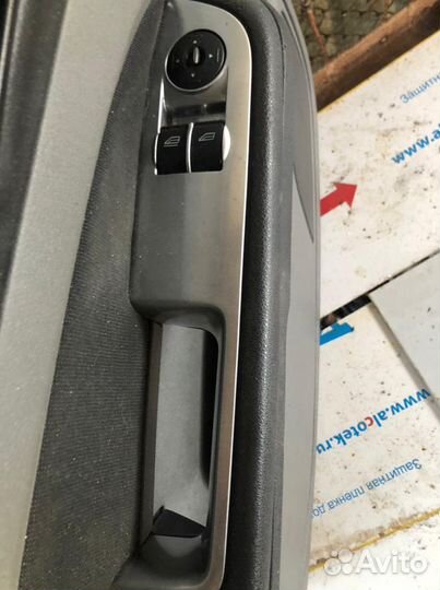 Блок управления стеклоподъемниками Ford Focus 2 20