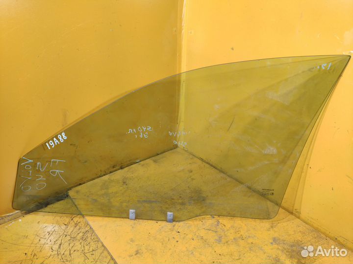 Стекло переднее правое для Volvo S40 1998г