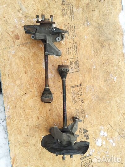 Цапфа задняя кулак ступица Volkswagen Tiguan 1