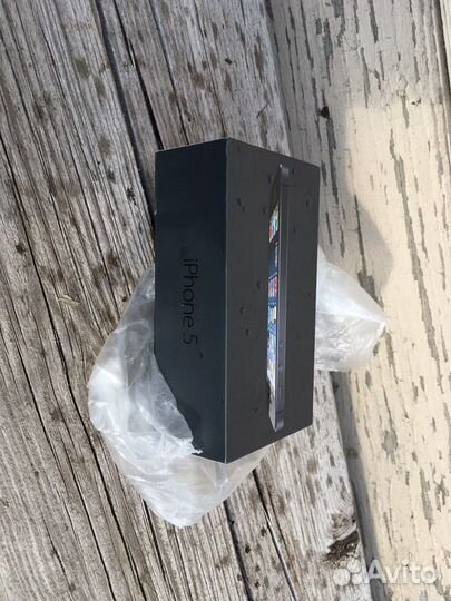 Коробки от iPhone 4 и 5