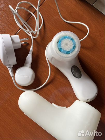Щеточка для очищения лица Clarisonic Mia 2