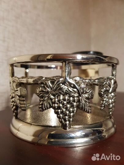 Подставка для бутылки с пробкой