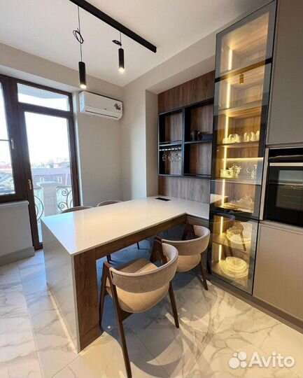 Кухонный гарнитур под заказ. Уугловой гарнитур