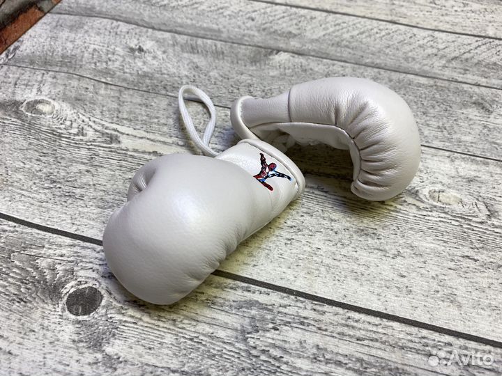 Боксерские перчатки на веревочке Спортфайтер бел