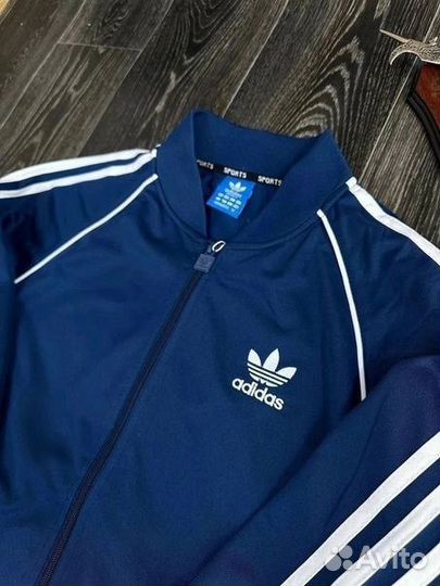 Спортивный костюм adidas