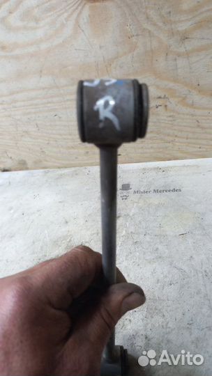 Стойка стабилизатора задняя правая Mercedes-Benz