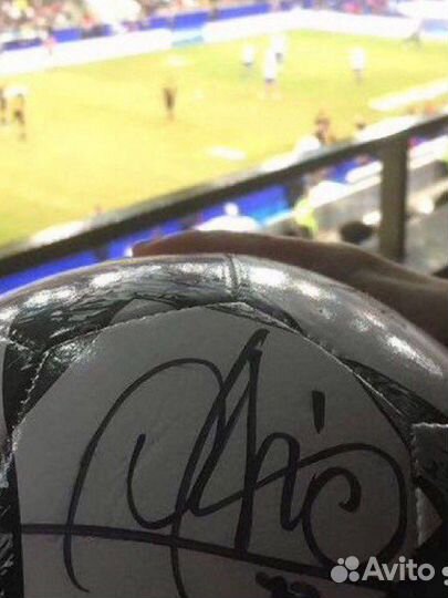 Мяч с автографом Ивицы Олича