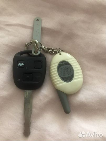 Ключ с брелком и пультом, оригинал