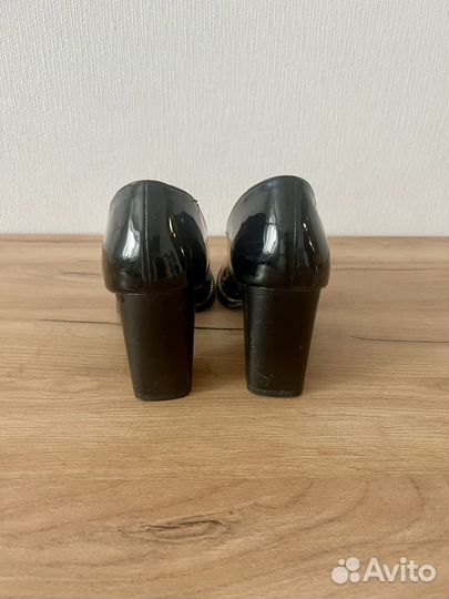 Туфли женские 40 размер лаковые