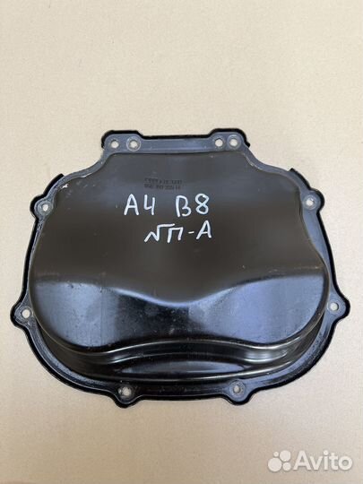 Крышка распредвала Audi A4 B8
