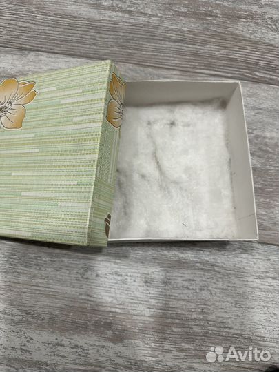 Подарочные коробки, упаковки