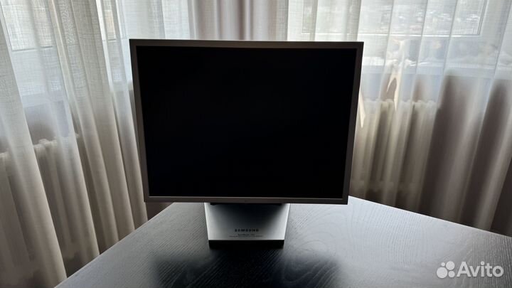 Монитор Samsung SyncMaster 152X