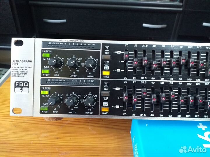 Эквалайзер behringer 3102
