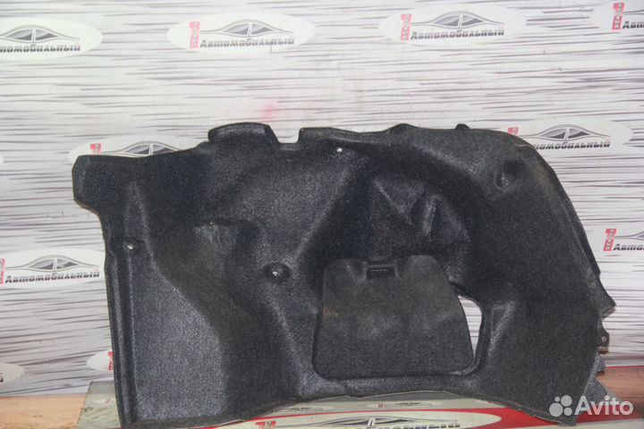 Обшивка багажника право c Toyota Platz NCP12 1NZ-FE