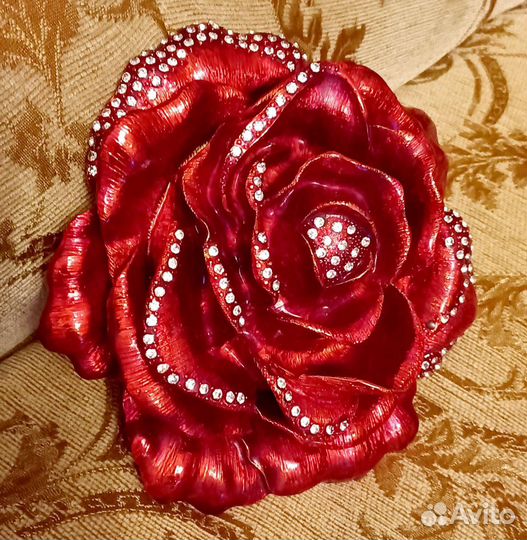 Металлическая роза шкатулка