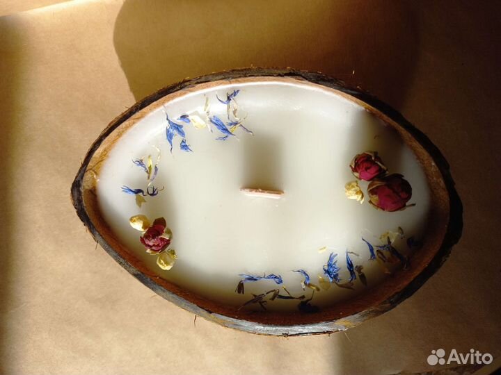 Свеча в кокосе с дерев фитилём Лоо, Вардане, Сочи