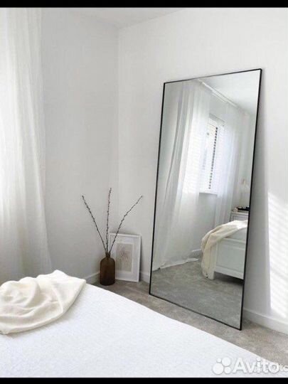 Напольное зеркало