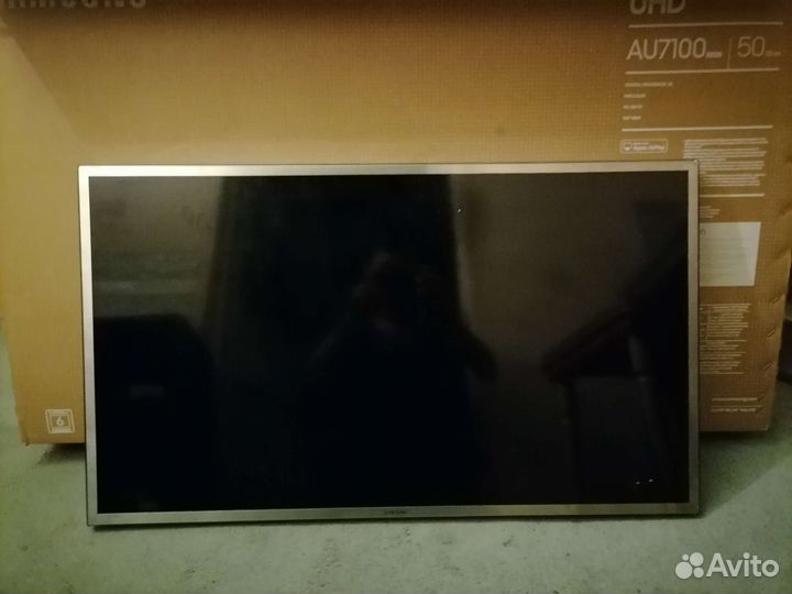 Телевизора Samsung AU7100.50/125