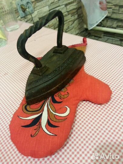 Утюг чугунный старинный