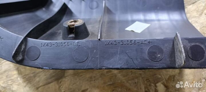 Накладка обшивки багажника левая Jaguar X-type