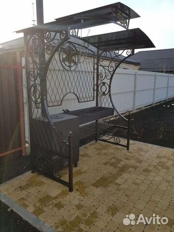 Мангал с крышей