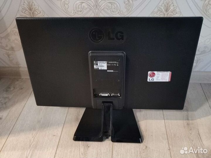 Монитор LG 24