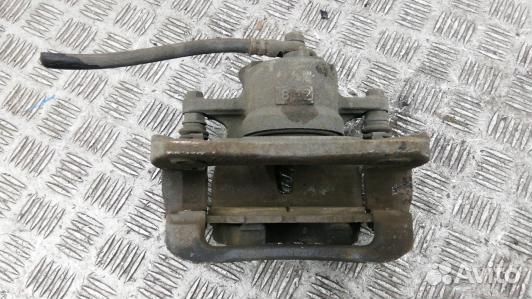 Суппорт тормозной передний левый toyota RAV 4 ZSA3