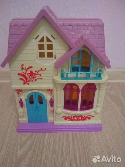 Домик кукольный с мебелью