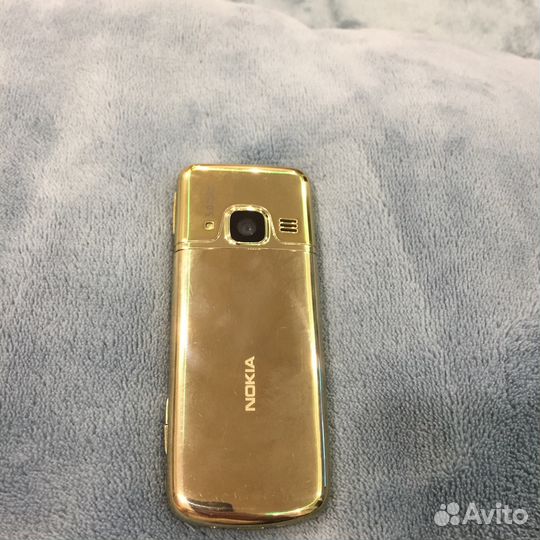 Nokia 6700 classic Gold Edition