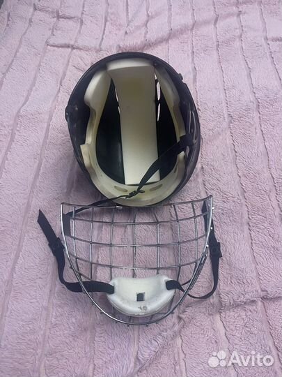 Хоккейный шлем