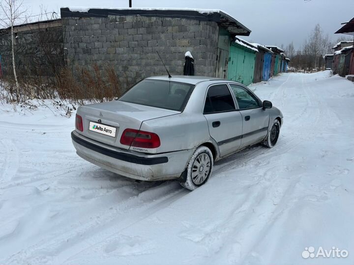 Mitsubishi Carisma 1.6 МТ, 2002, 290 000 км