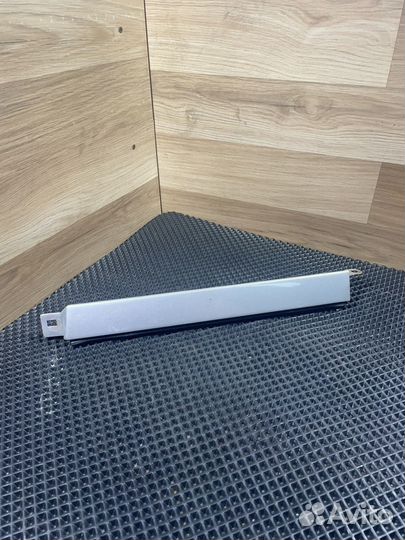 Ресничка правая Mercedes-benz w124 1248850385