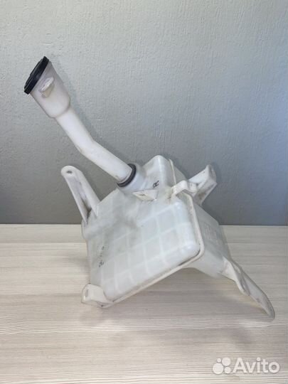 Бачок омывателя Toyota 060851-424