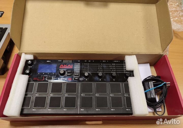 Korg, Roland, Yamaha, Motu, гитары