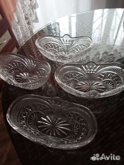 Набор хрустальных салатниц