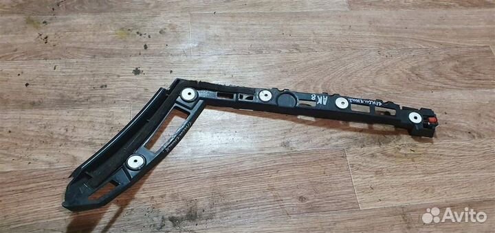 Направляющая заднего бампера левая Opel Insignia